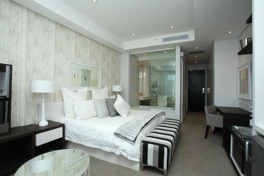 Luxury @ Sandton Skye Johannesburg Exterior photo
