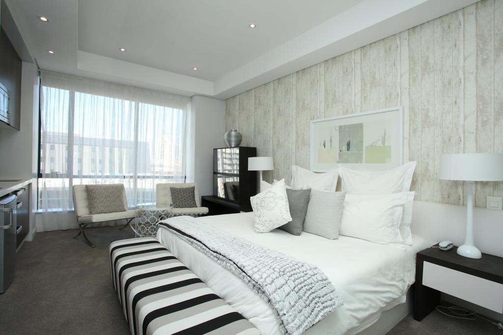 Luxury @ Sandton Skye Johannesburg Exterior photo