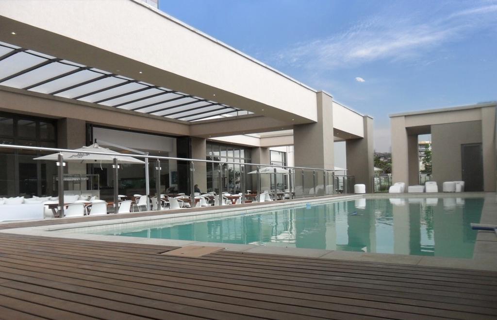 Luxury @ Sandton Skye Johannesburg Exterior photo